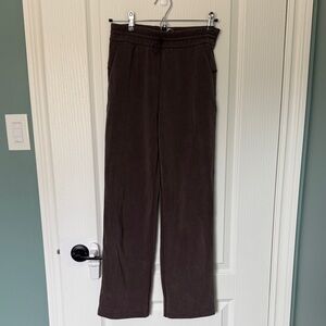 lululemon athletica Espresso Softstreme high waist Sweatpants - short sz 4